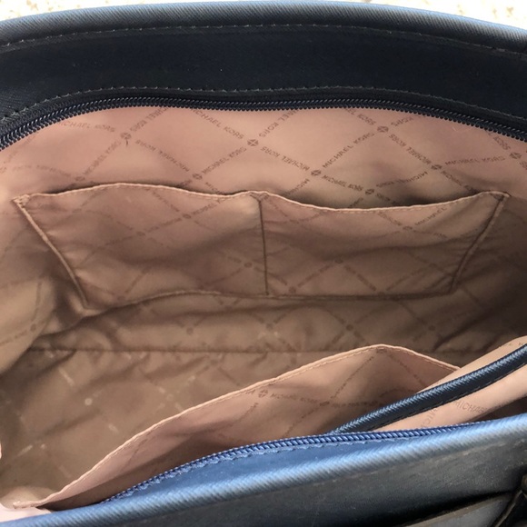 *SOLD* Michael Kors Admiral Blue Jet Set Purse - Picture 11 of 11